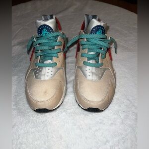Nike Huarache with Teal and Silver Accents